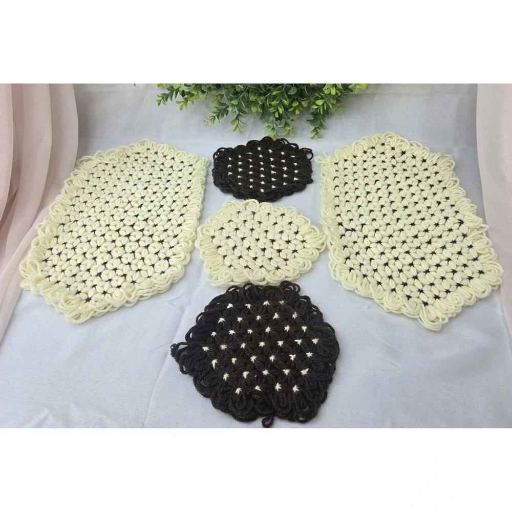 Vintage MCM Daisy Loom Yarn Placemats Hot Pads Trivets Set 5 Brown Cream Retro
